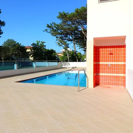 Mit Terrasse Und Gemeinschaftspool Apartment
